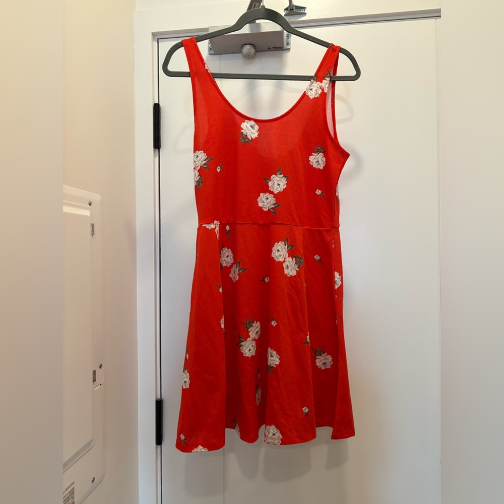 ⭐️3 for $15-H&M Dress